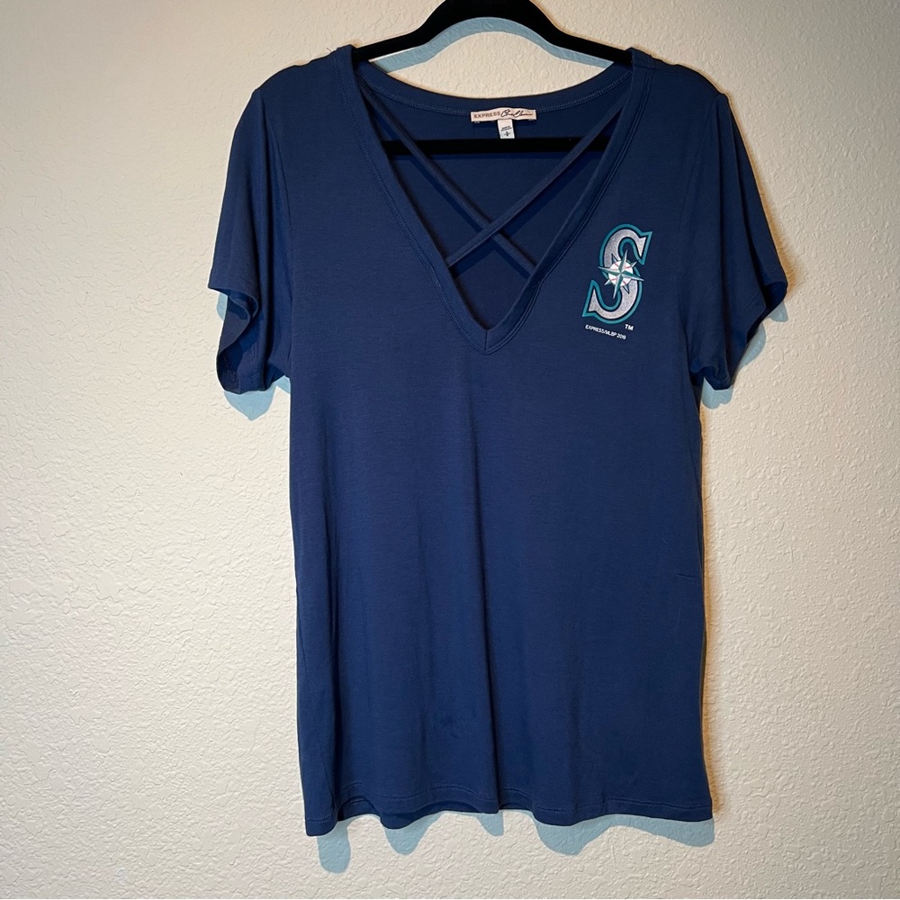 Womens Navy blue Mariners tee. Size small (runs large).